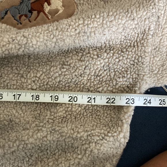 Art unlimited sportswear - L cream sweater with pockets and a horse patch - Picture 9 of 9